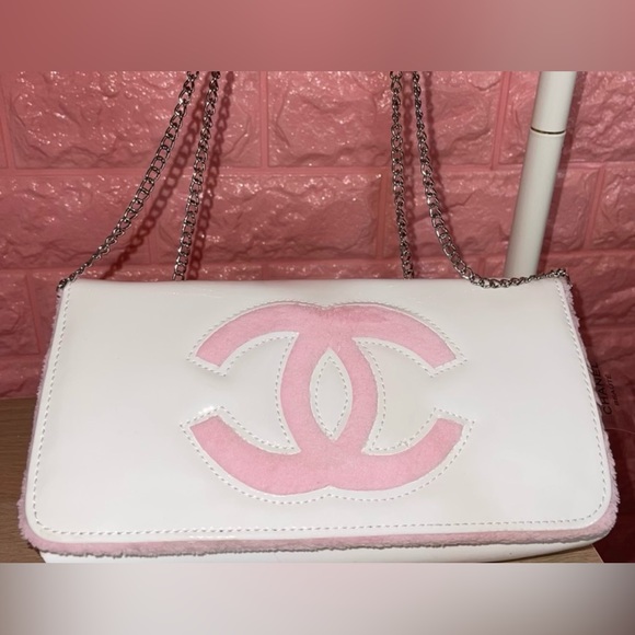 CC Chanel Precision white and pink Beauty makeup bag clutch handbag - Picture 1 of 3